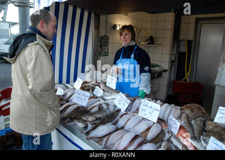 Boulogne mercato del pesce a Boulogne sur mer ( Boulogne sul mare) nel nord della Francia. Foto Stock