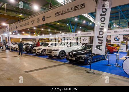 Auto di seconda mano mostra,BMW auto sul display, equo, automobili per la vendita in Malaga, Spagna. Foto Stock