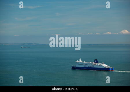 Porto di Dover, vista dal clifftops. Il più vicino porto inglese per la Francia. Foto Stock