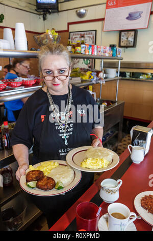 Miami Florida,S & S Diner,ristorante ristoranti ristorazione cafe,mangiare,servizio,cucina,famiglia famiglie genitori bambini, affari, stelle Foto Stock