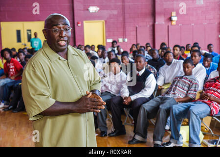 Miami Florida,Overtown,Overtown Youth Center,Summer Career Training Program,Assembly,Student students Education pupille alunni,teen teen teen age teenag Foto Stock