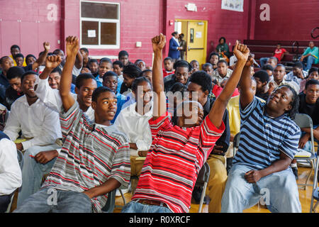 Miami Florida,Overtown,Overtown Youth Center,Summer Career Training Program,Assembly,Student students teen teenager teenagers Black maschio boy Foto Stock