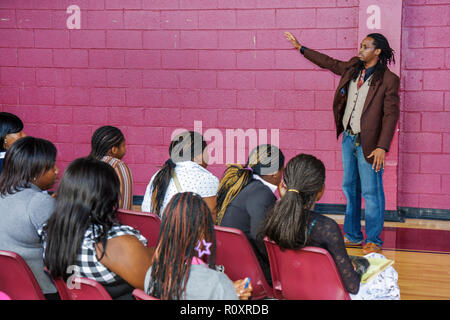 Miami Florida,Overtown,Overtown Youth Center,Summer Career Training Program,Assembly,Student students Education pupille alunni,teen teen teen age teenag Foto Stock