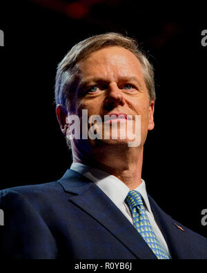 November 6, 2018, Hynes Convention Center di Boston, Massachusetts, USA: repubblicani Gov. Charlie Baker facendo un discorso vittoria durante la notte elettorale al rally Hynes Convention Center di Boston. Foto Stock