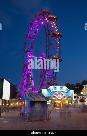 VIENNA, Austria - 12 luglio 2018: la ruota panoramica nel parco Prater. Foto Stock