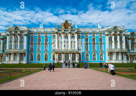 Palazzo di Caterina a Pushkin San San Pietroburgo, Russo Sankt Peterburg, precedentemente (1914-24) Petrograd e (1924-91) Leningrado, della città e del porto, extre Foto Stock