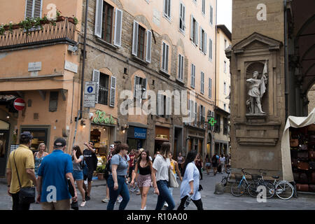 Una tipica strada di Firenze, Italia Europa Foto Stock