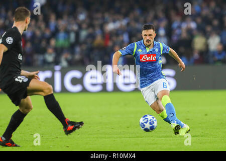 Napoli, Italia. 6 Nov, 2018. Napoli, Campania, Italia, 2018-11-06, la UEFA Champions league SSC Napoli - Parigi Saint Germain in immagini Mário Rui in azione Credit: Fabio Sasso/Pacific Press/Alamy Live News Foto Stock