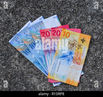 Raccolta delle nuove banconote in Svizzera (emesso nel 2017). Foto Stock