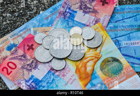 Raccolta delle nuove banconote in Svizzera (emesso nel 2017). Foto Stock