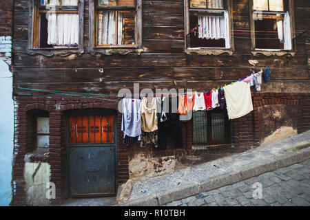 Servizio lavanderia essiccazione su strade di Istanbul Foto Stock