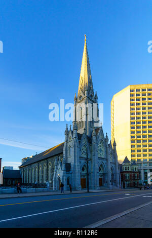 Halifax, Canada - 22 Settembre 2018: vista della Cattedrale di st. Mary Basilica, con la gente del posto e i turisti, a Halifax, Nova Scotia, Canada Foto Stock