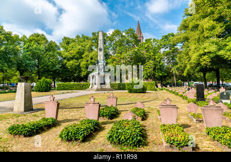 Militare sovietica Memorial Cemetery a Potsdam, Germania Foto Stock