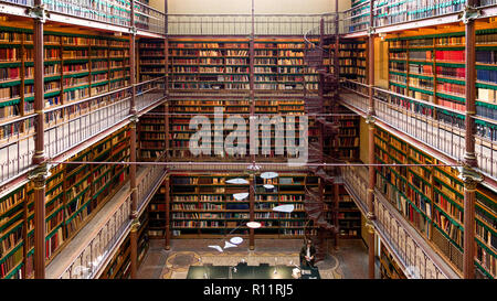 AMSTERDAM - Sep 27, 2014: vista del Rijksmuseum Research library, il pubblico più grande di storia dell'arte biblioteca di ricerca nei Paesi Bassi. Foto Stock