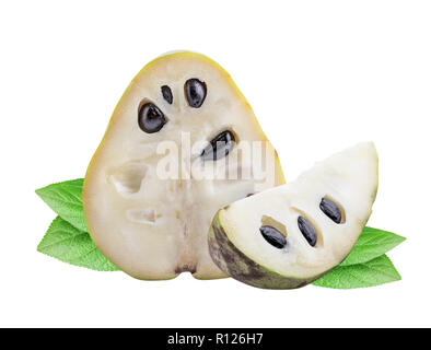 Raccolta di cherimoyas (zucchero apple) isolato su sfondo bianco con ombra. Percorso di clipping. Foto Stock