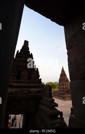 Panorama fom tempio di Shiva. Prambanan. Yogyakarta. Java centrale. Indonesia Foto Stock