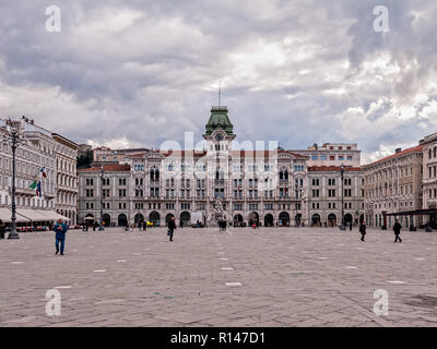 Trieste,Italia - Febbraio - 20 - 2018 : Piazza del Regno d'Italia, city hall. Foto Stock