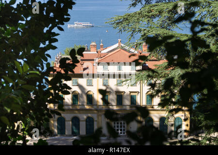 Antica villa sul lago Maggiore Foto Stock