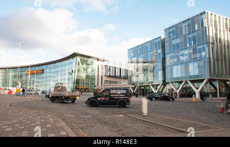 Bickerstaff parte quadrata del centro città di riconversione Blavckpool Lancashire Inghilterra UK .Sainsburys e Argos sulla sinistra e i nuovi uffici del Consiglio sulla destra Foto Stock