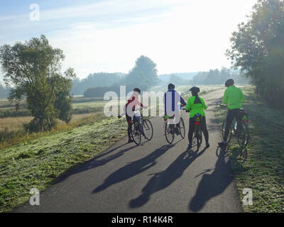 La mattina presto i motociclisti in Belgio. Foto Stock