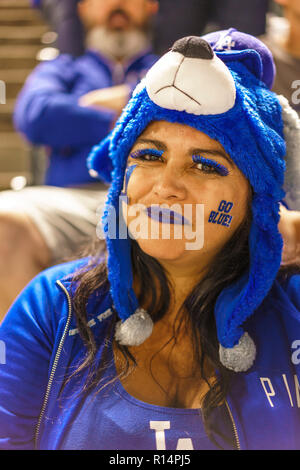 Ottobre 26, 2018 - LOS ANGELES, CALIFORNIA, STATI UNITI D'AMERICA - il Dodger Stadium: Dodger ventole - Dodgers sconfitta dei Boston Red Sox 3-2 nel gioco 3, la partita più lunga in World Series Storia Foto Stock