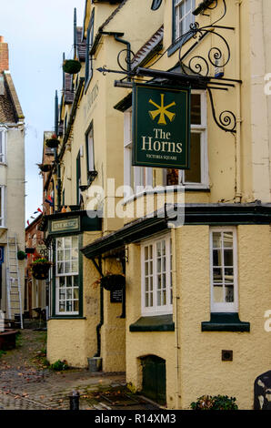 Ashbourne, una piccola città nel derbyshire Dales, Inghilterra Regno Unito il pub Horns Foto Stock