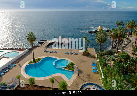 Piscina, Hotel Regency Club, R. Carvalho Araújo, Funchal, Madeira, Portogallo Foto Stock