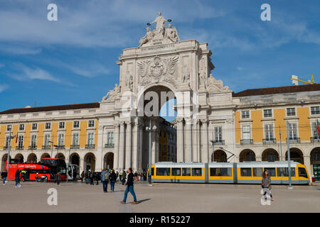 Triumphbogen Arco da Rua Augusta, Praca do Comercio, Lisbona, Portogallo Foto Stock