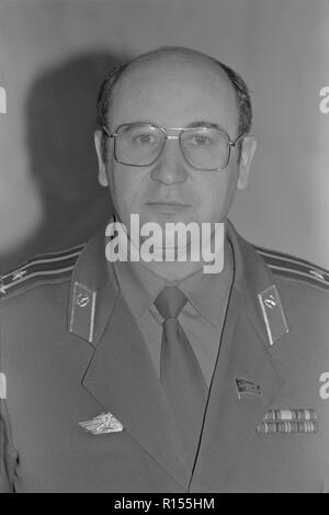 Mosca, URSS - Dicembre 21, 1990: ritratto di persone Vice dell'URSS colonnello Nikolai Semyonovich Petrushenko al IV Congresso dei Deputati del Popolo) dell'URSS Foto Stock