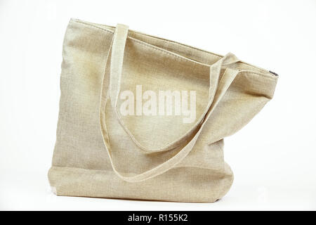 Eco organico shopping bag. Canvas tote bag. Sfondo bianco. Foto Stock