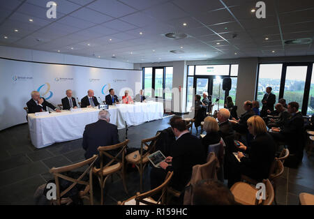 (Da sinistra a destra) Primo Ministro del Galles Carwyn Jones, UK Cabinet Office ministro David Lidington, Chief Minister dell'Isola di Man Howard Quayle, Taoiseach Leo Varadkar, Primo ministro di Scozia Nicola storione e Chief Minister di Jersey John Le Fondre presso il British Consiglio irlandese il XXXI Incontro al vertice a Comis Hotel sull'Isola di Man. Foto Stock