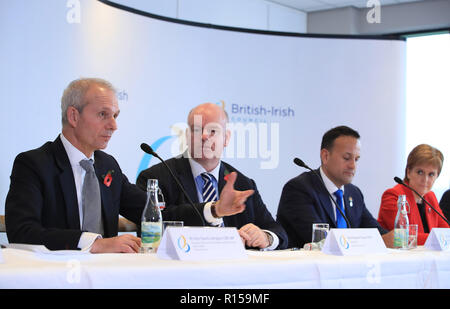 (Da sinistra a destra) UK Cabinet Office ministro David Lidington, Chief Minister dell'Isola di Man Howard Quayle, Taoiseach Leo Varadkar, Primo ministro di Scozia Nicola Storione presso il British Consiglio irlandese il XXXI Incontro al vertice a Comis Hotel sull'Isola di Man. Foto Stock