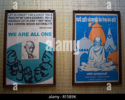 Close-up di citazioni dal Mahatma Gandhi, Mani Bhavan - Mahatma Gandhi Residence a Mumbai 1917-1934, Gandhi Museum & Library, Mumbai, Maharashtra, Foto Stock