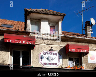 Le Bijou Bar, sulle rive della Senna in Conflans, Normandia Foto Stock