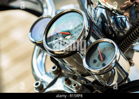 Pannello di controllo sulle moderne moto da vicino Foto Stock