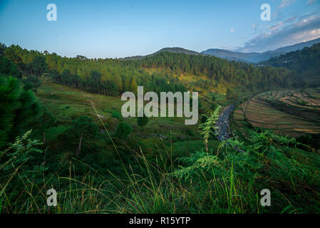 Sunrise in Bageswar, Uttrakhand, India Foto Stock