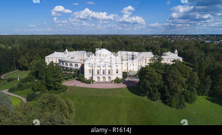 Vista aerea del palazzo di Pavlovsky Park Foto Stock