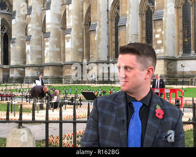 Tommy Robinson visite Abbazia di Westminster per pagare i suoi rispetti. Londra, Regno Unito, 06/11/18 Foto Stock