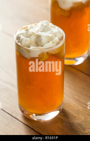 Dolci fatti in casa il formaggio asiatica tè con panna Foto Stock