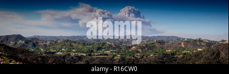 Il fumo proveniente da Los Angeles Fire Foto Stock