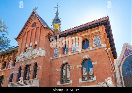 Valencia, Spagna - Octuber 15, 2016: l'architettura tradizionale del commercio edificio uffici Foto Stock