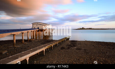 Morecambe Bay e Piel Island & Castle Foto Stock