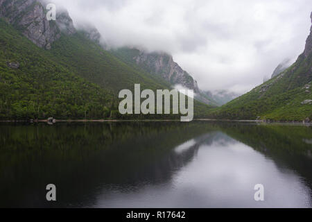 ROCKY Harbour, Terranova, CANADA - Western Brook laghetto, nel Parco Nazionale Gros Morne. Foto Stock