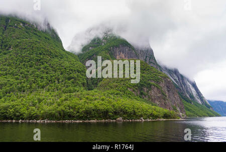 ROCKY Harbour, Terranova, CANADA - Western Brook laghetto, nel Parco Nazionale Gros Morne. Foto Stock