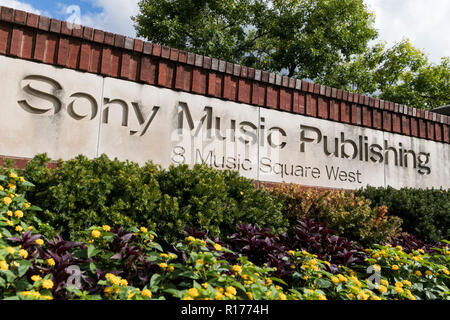 Un segno del logo al di fuori di una struttura occupata da Sony Music Publishing di Nashville, Tennessee, il 9 ottobre 2018. Foto Stock