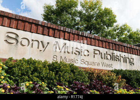 Un segno del logo al di fuori di una struttura occupata da Sony Music Publishing di Nashville, Tennessee, il 9 ottobre 2018. Foto Stock