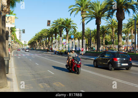 Salou, Spagna - 13 agosto 2017: Salou è una delle più grandi città turistiche in Spagna. Foto Stock