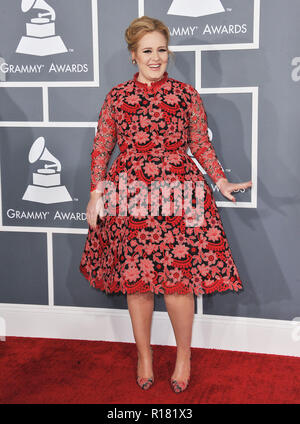 Adele al 55° Ann. Grammy Awards 2013 presso lo Staples Center di Los Angeles.Adele  186 evento nella vita di Hollywood - California, tappeto rosso Evento, STATI UNITI D'AMERICA, industria cinematografica, celebrità, fotografia, Bestof, arte cultura e intrattenimento, Topix celebrità moda, migliori della vita di Hollywood, evento nella vita di Hollywood - California, moquette rossa e dietro le quinte, movie celebrità, personaggi televisivi, musica celebrità, Topix, Bestof, arte cultura e intrattenimento, verticale, una persona, la fotografia di moda, a piena lunghezza e 2013 Indagine tsuni@Gamma-USA.com , Tsuni Credito / STATI UNITI D'AMERICA, Foto Stock