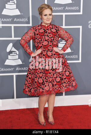 Adele al 55° Ann. Grammy Awards 2013 presso lo Staples Center di Los Angeles.Adele  190 evento nella vita di Hollywood - California, tappeto rosso Evento, STATI UNITI D'AMERICA, industria cinematografica, celebrità, fotografia, Bestof, arte cultura e intrattenimento, Topix celebrità moda, migliori della vita di Hollywood, evento nella vita di Hollywood - California, moquette rossa e dietro le quinte, movie celebrità, personaggi televisivi, musica celebrità, Topix, Bestof, arte cultura e intrattenimento, verticale, una persona, la fotografia di moda, a piena lunghezza e 2013 Indagine tsuni@Gamma-USA.com , Tsuni Credito / STATI UNITI D'AMERICA, Foto Stock