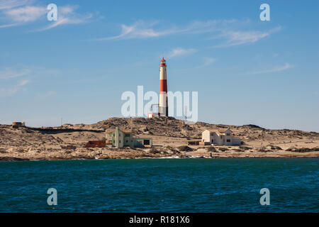 Vela il oceano Atlantico intorno Luderitz sullo scheletro Costa della Namibia Foto Stock